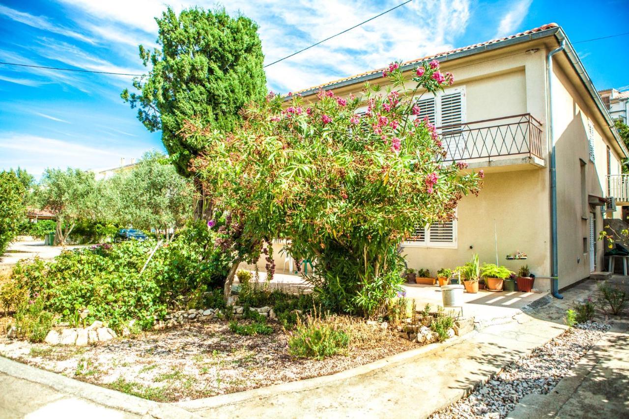 נובליה Apartments Alma מראה חיצוני תמונה